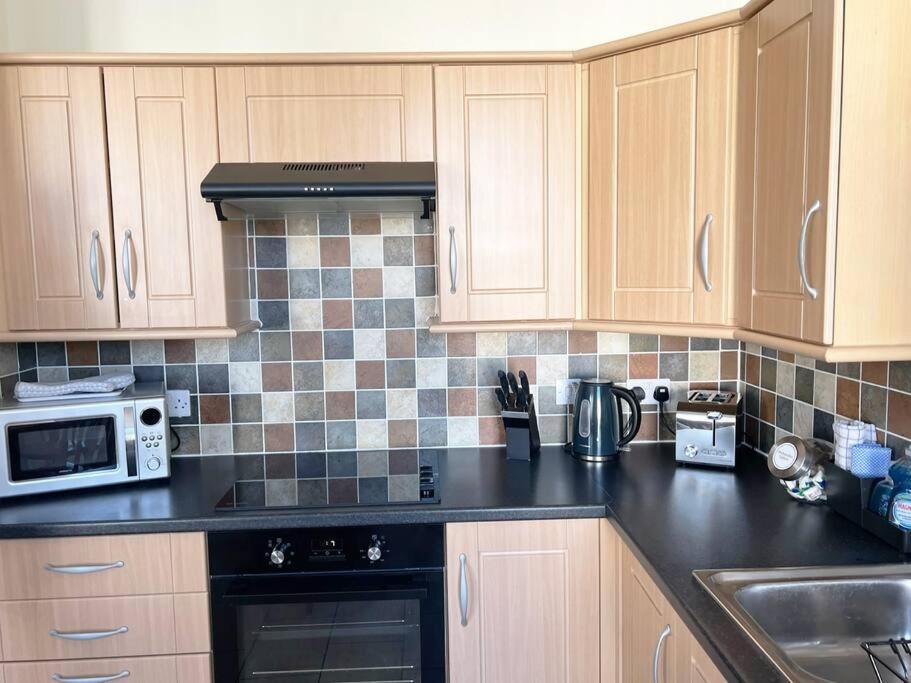 Private Parking, Central Llandudno, King Bed With Ensuite At Clement Lodge Екстер'єр фото