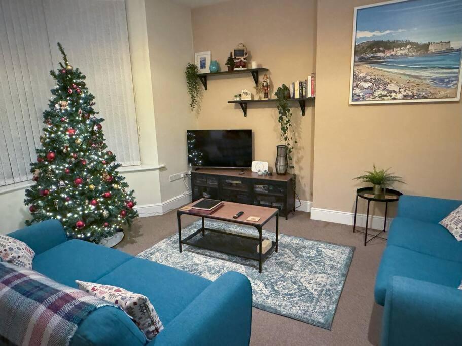 Private Parking, Central Llandudno, King Bed With Ensuite At Clement Lodge Екстер'єр фото