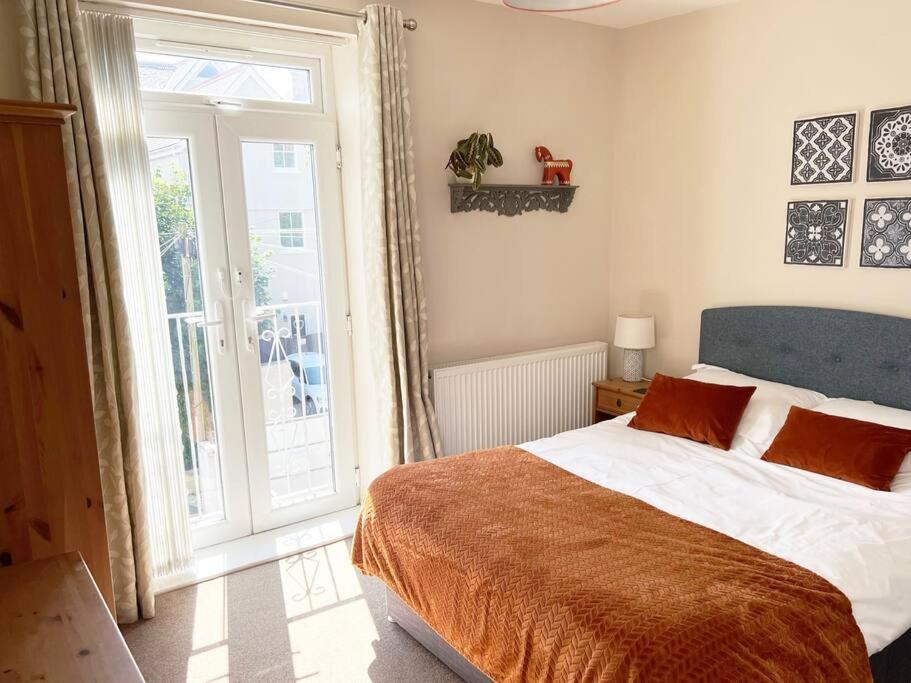Private Parking, Central Llandudno, King Bed With Ensuite At Clement Lodge Екстер'єр фото