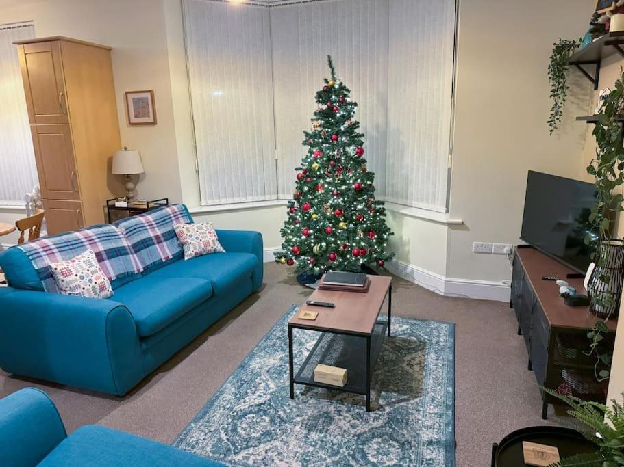 Private Parking, Central Llandudno, King Bed With Ensuite At Clement Lodge Екстер'єр фото
