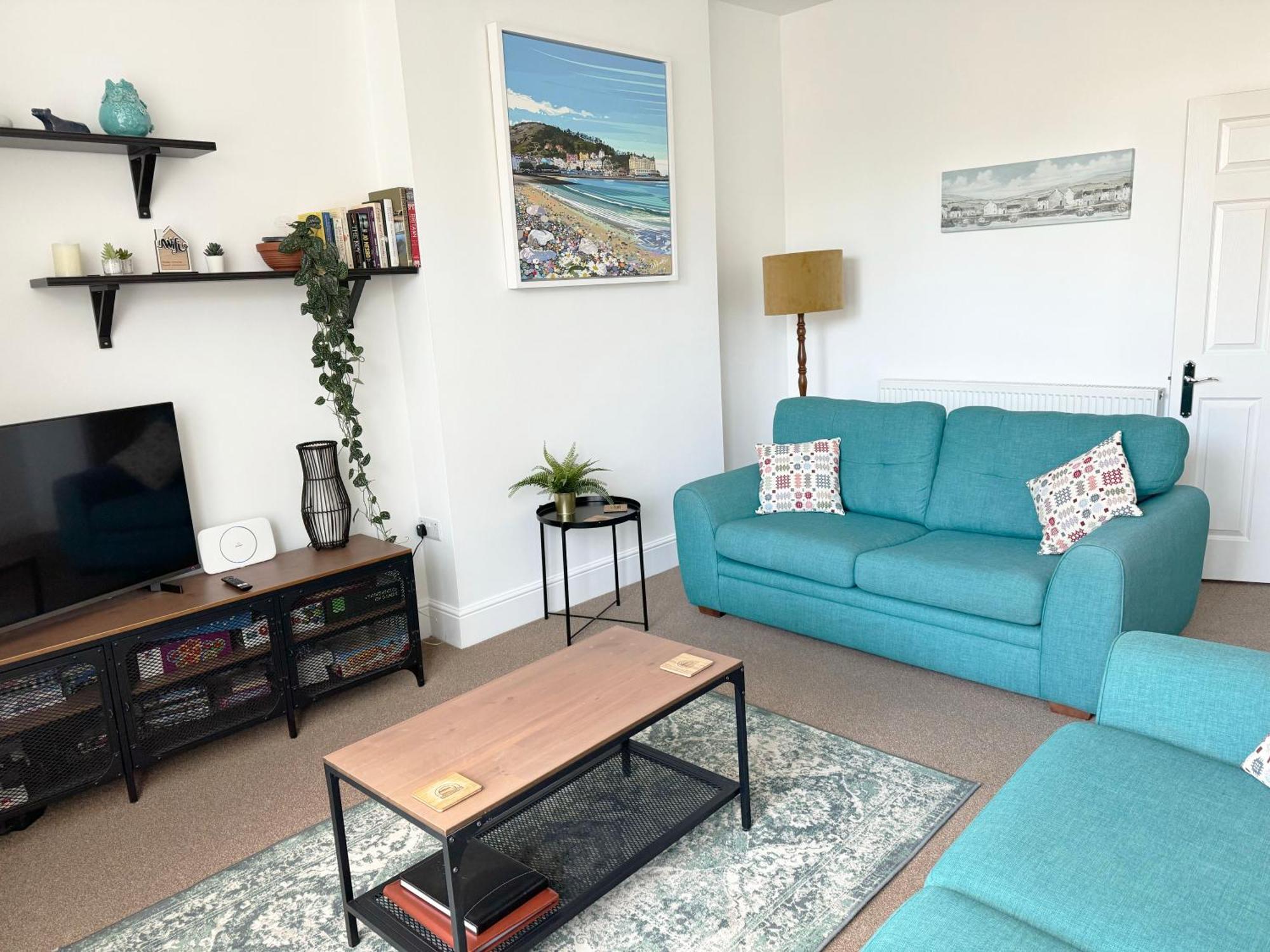 Private Parking, Central Llandudno, King Bed With Ensuite At Clement Lodge Екстер'єр фото