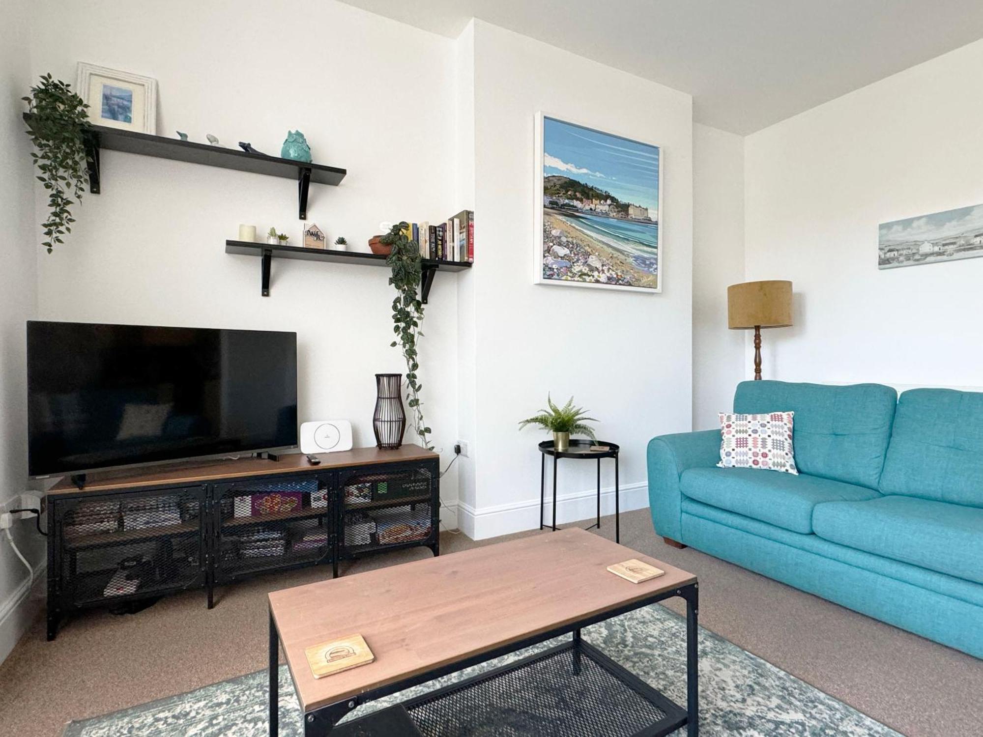 Private Parking, Central Llandudno, King Bed With Ensuite At Clement Lodge Екстер'єр фото