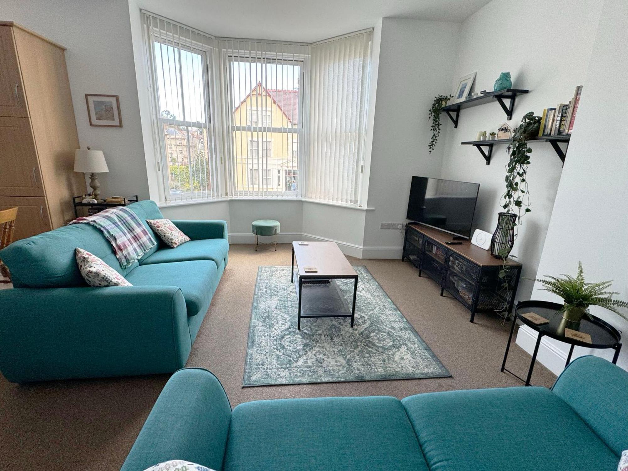 Private Parking, Central Llandudno, King Bed With Ensuite At Clement Lodge Екстер'єр фото