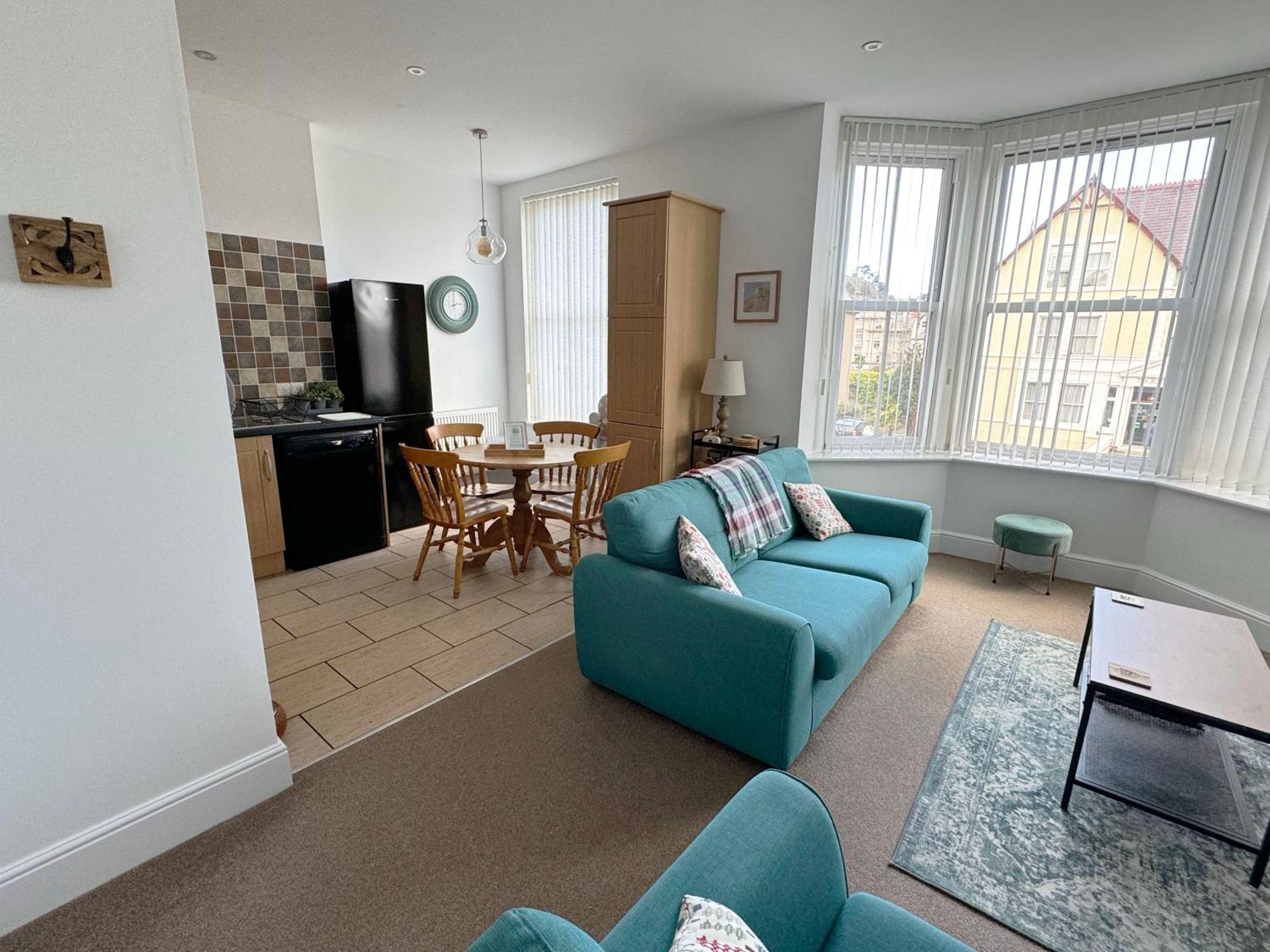 Private Parking, Central Llandudno, King Bed With Ensuite At Clement Lodge Екстер'єр фото